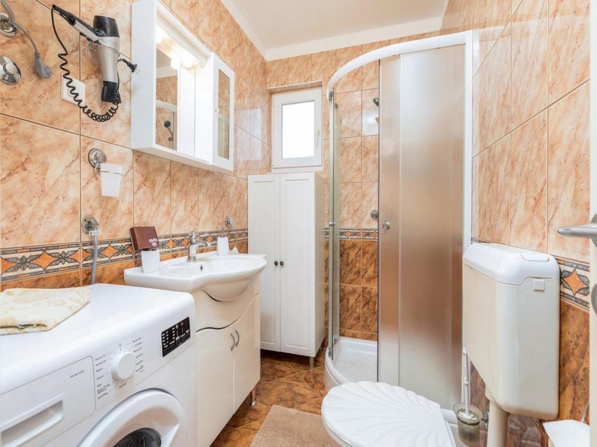 Apartment Dana Fažana Eksteriør billede